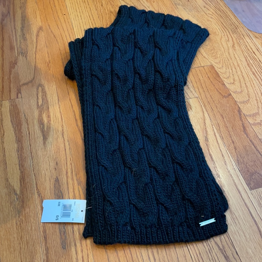 NWT Micheal Kors winter scarf black